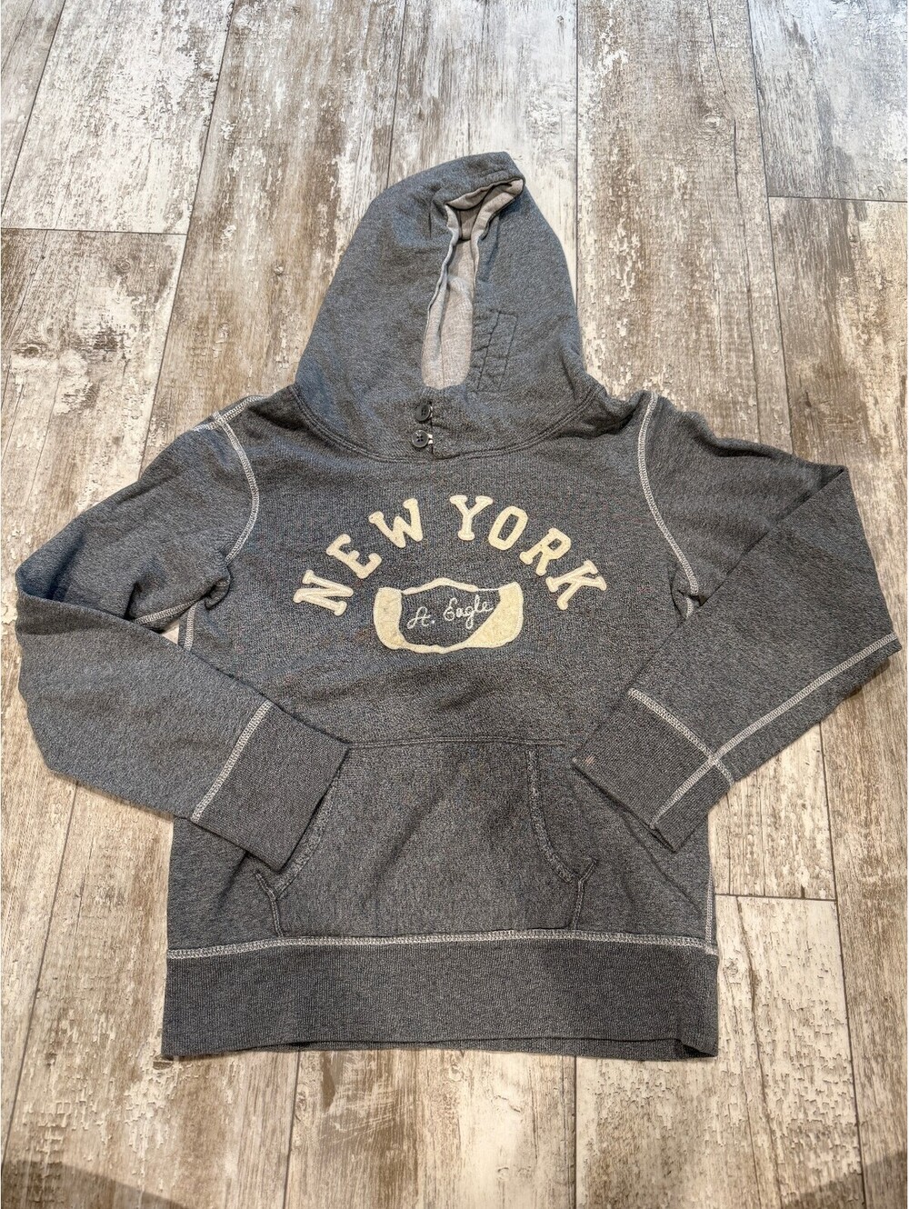 American Eagle M Gray New York Pullover Hoodie Distressed